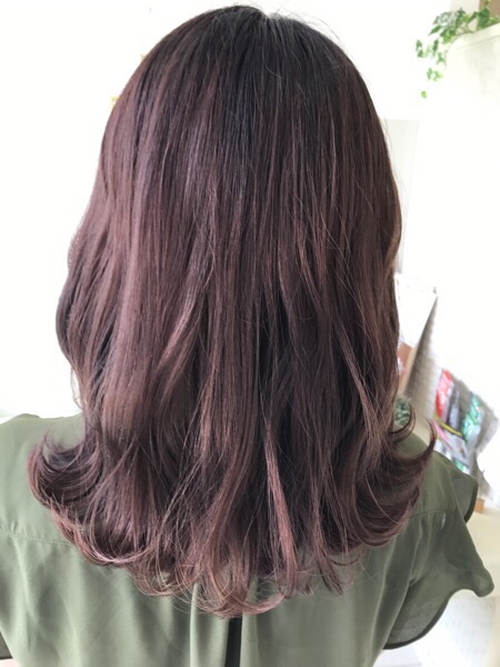 ピンクアッシュの髪色