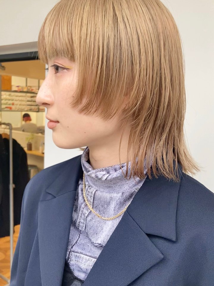 ブリーチした女性