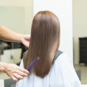 縮毛矯正後にハイライトはできる