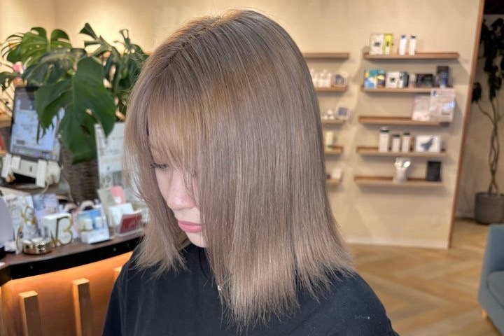 ミルクティーグレージュの髪色9選！特徴から色落ち対策まで美容師が徹底解説