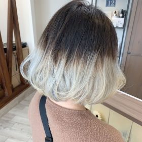 毛先がホワイトカラーの施術例