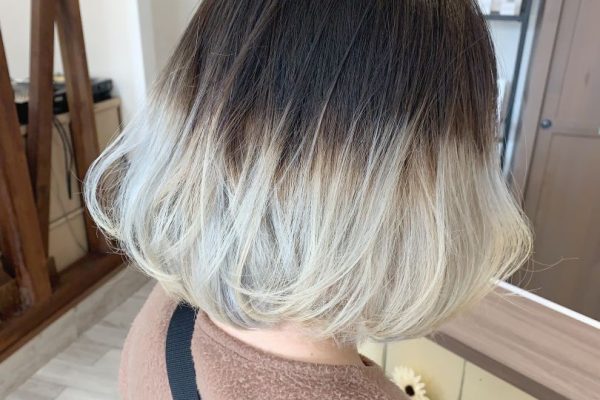 毛先がホワイトカラーの施術例