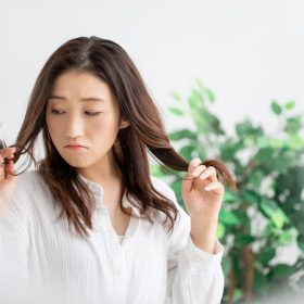 捻転毛とは？特徴・原因・見分け方と正しいヘアケア方法を美容師が解説