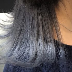 ホワイトシルバーを施した髪の毛