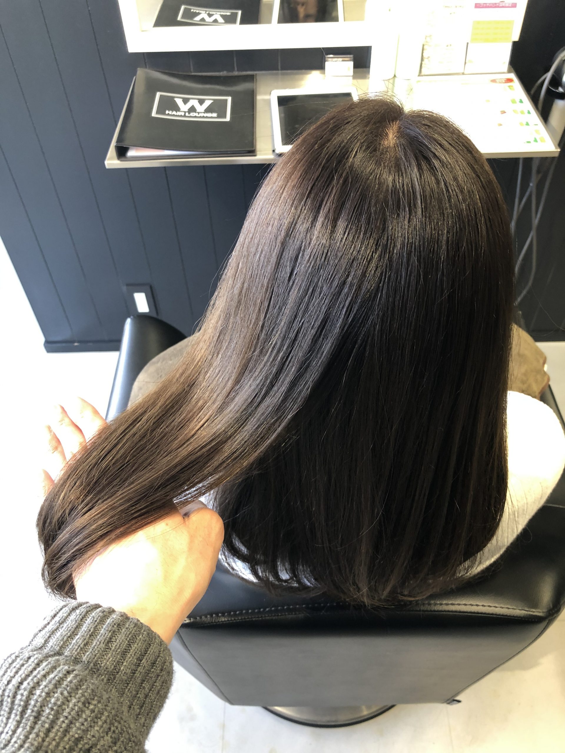 スロウカラー・アッシュ・モノトーン