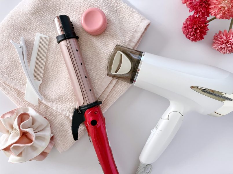ヘアアイロンとドライヤー
