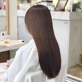 縮毛矯正を当てた後のストレートヘア