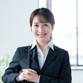 就活の髪色はどこまでOK？おすすめのトーンと好印象に見せるポイントを徹底解説