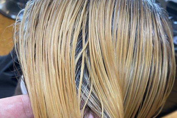 ブリーチ後のベース