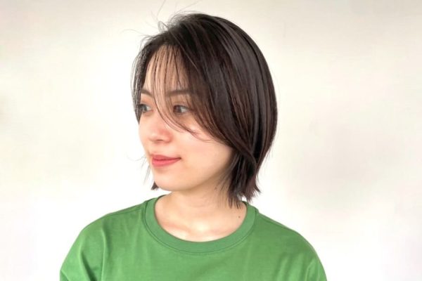 アッシュブラウンはどんな髪色？ブリーチなしで叶う透明感ヘアカラーを解説