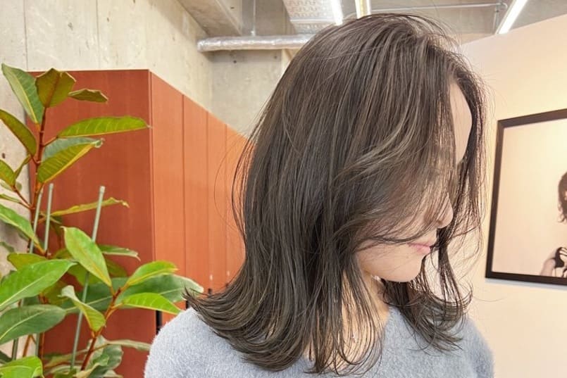 オリーブベージュの髪色