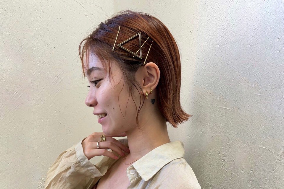 コーラルピンクの髪色