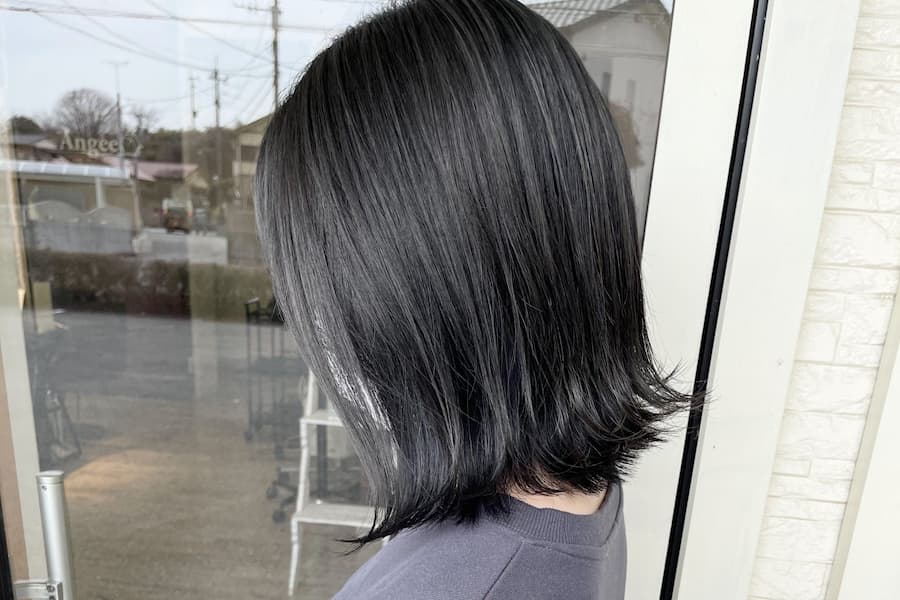 ブルーアッシュの髪色18選！明るめ・暗め・メンズなど人気スタイルをチェック