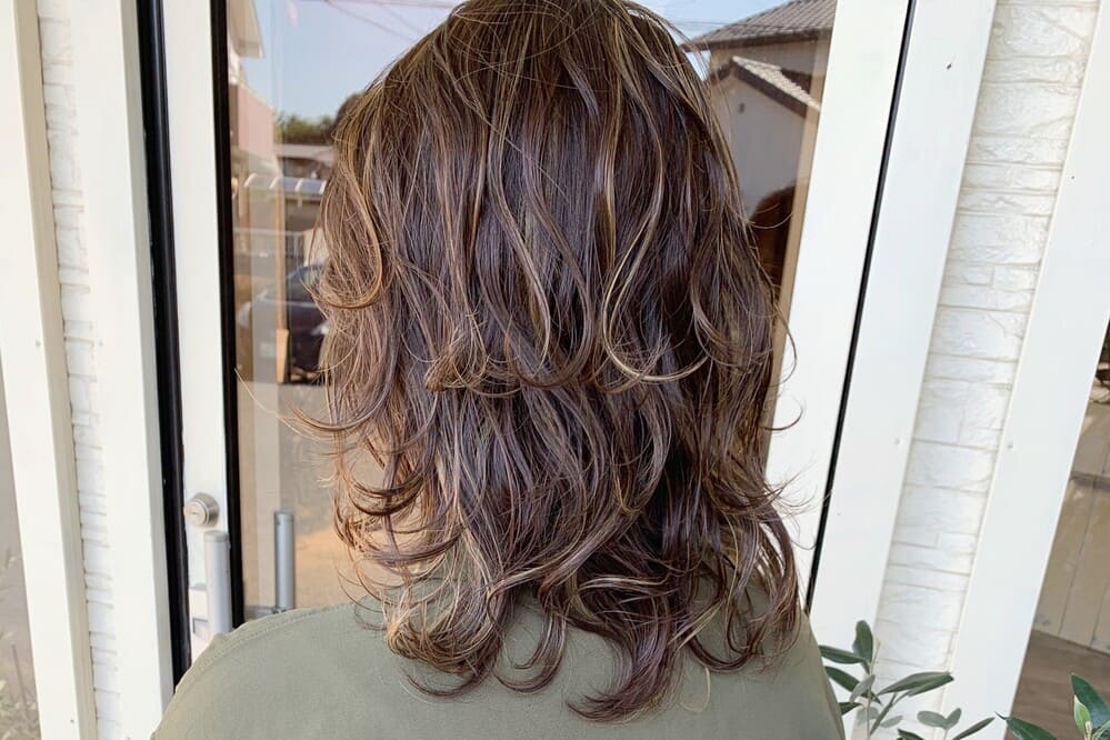 ハイライトカラーとは?失敗しないオーダー方法と人気スタイルを特集