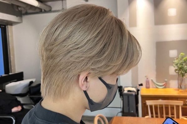 メンズに似合うハイトーンカラー13選｜人気色・髪型・注意点も解説