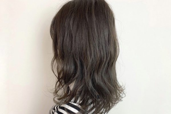 オリーブブラウンはどんな髪色？ブリーチなしでも楽しめる透明感カラーを徹底解説