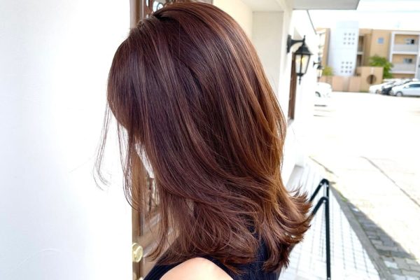 オレンジブラウンはどんな髪色？特徴から人気スタイルまで徹底解説