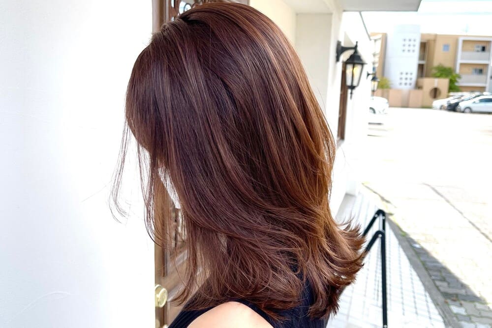 オレンジブラウンはどんな髪色？特徴から人気スタイルまで徹底解説