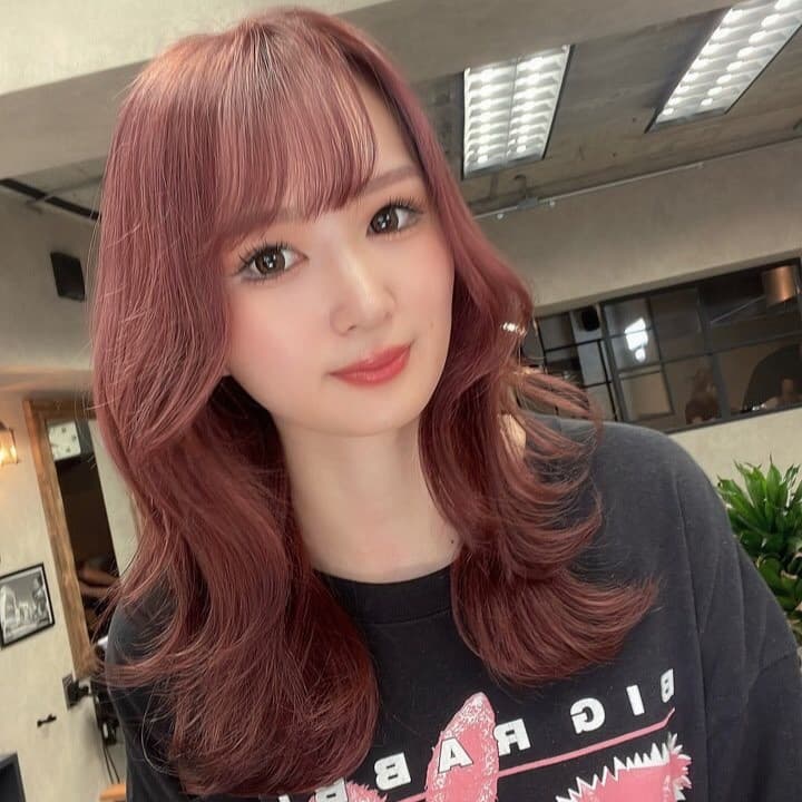 ピンク寄りのピンクベージュ