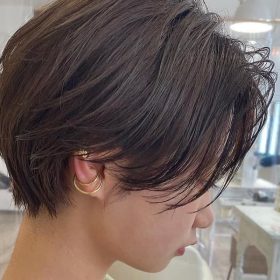 グレージュはどんな髪色？暗めから明るめまで人気スタイルを紹介