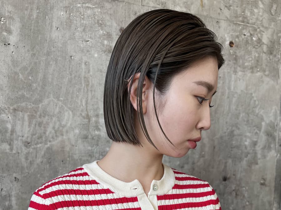 ダークグレージュの髪色