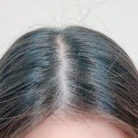 アホ毛が目立つ髪