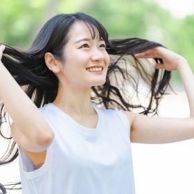 夏の髪ダメージを防ぐヘアケア術｜紫外線・汗・乾燥に負けない美髪習慣