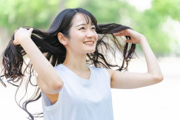 夏の髪ダメージを防ぐヘアケア術｜紫外線・汗・乾燥に負けない美髪習慣