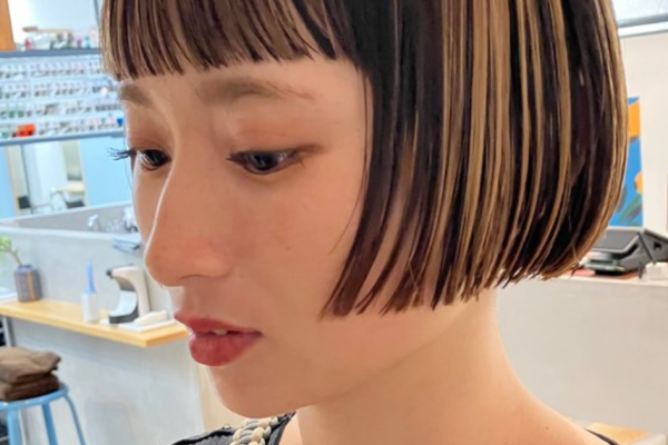 ローライトで始める失敗しないヘアカラー術！初心者必見の立体感とツヤを出す方法を徹底解説