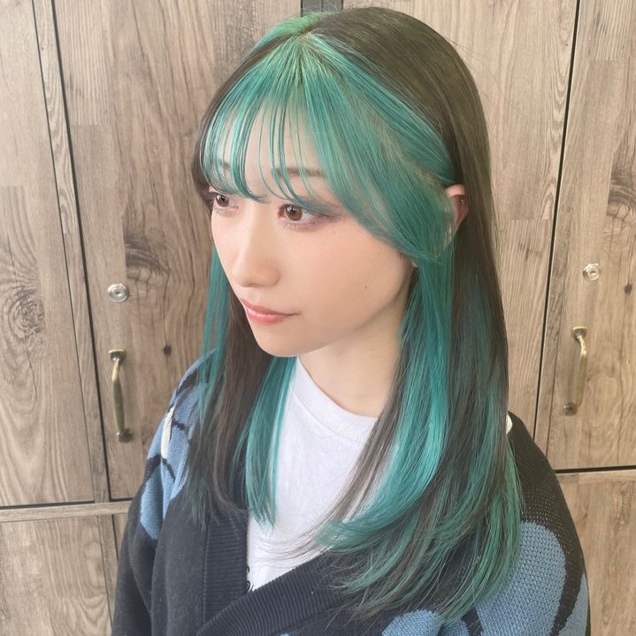 個性的なフェイスフレーミングカラー