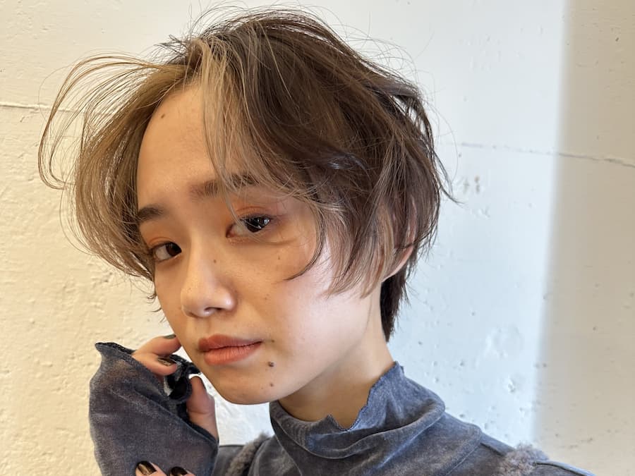 ショート × フェイスフレーミングカラー