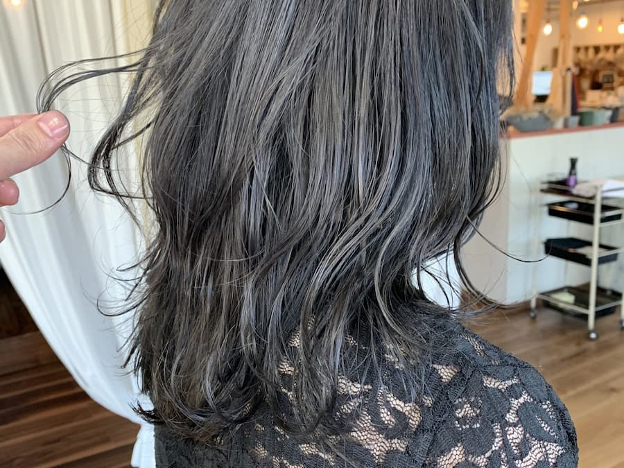 グレーが強いブルーグレー