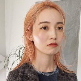 コーラルピンクの髪色とは？似合う人・ブリーチ・色落ちまで徹底解説
