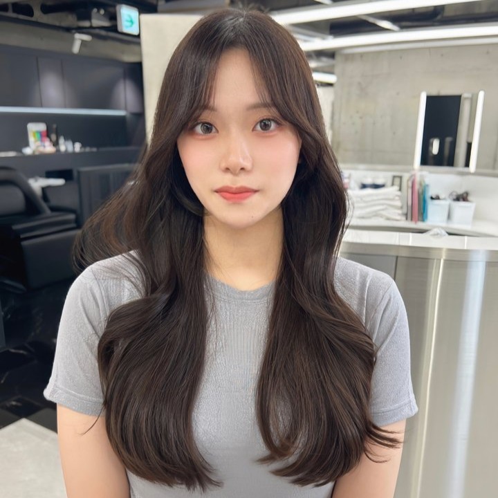 ダークグレージュの髪色