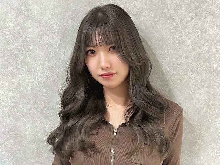 グレージュの髪色