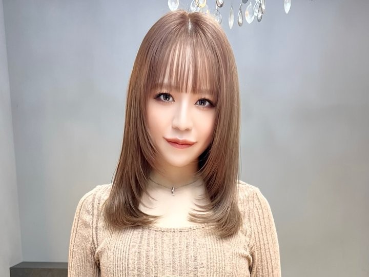 ミルクティーベージュの髪色