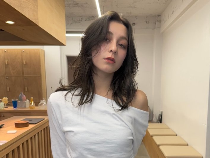 オリーブグレージュの髪色