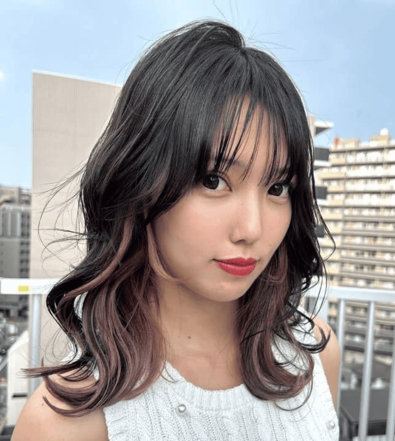 黒髪インナーカラーピンク