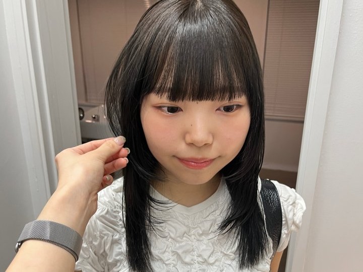 オリーブベージュ × ハッシュカット