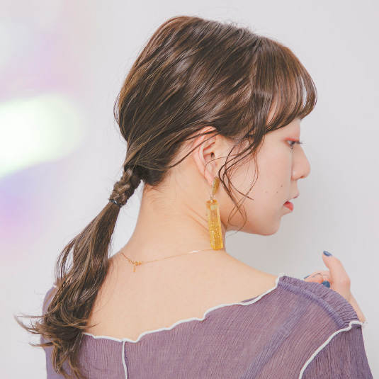 こなれ感たっぷり。夏ふわローポニー