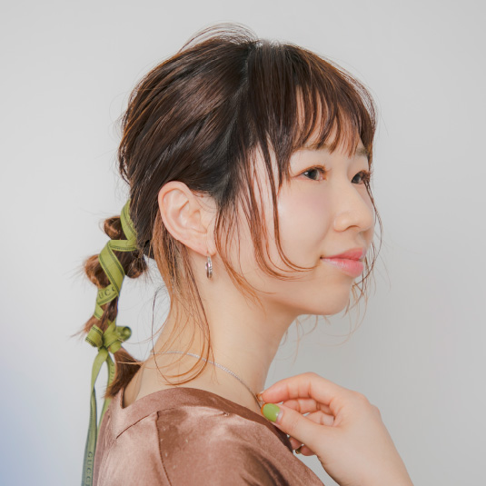 抜け感をプラス！大人かわいい結び方