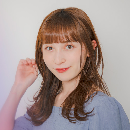 ふんわり可愛い外ハネセミディ